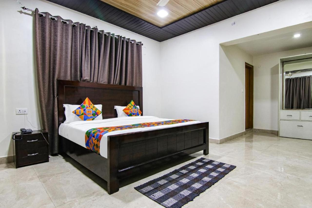 Lake View Bhimtal Hotel Exterior photo